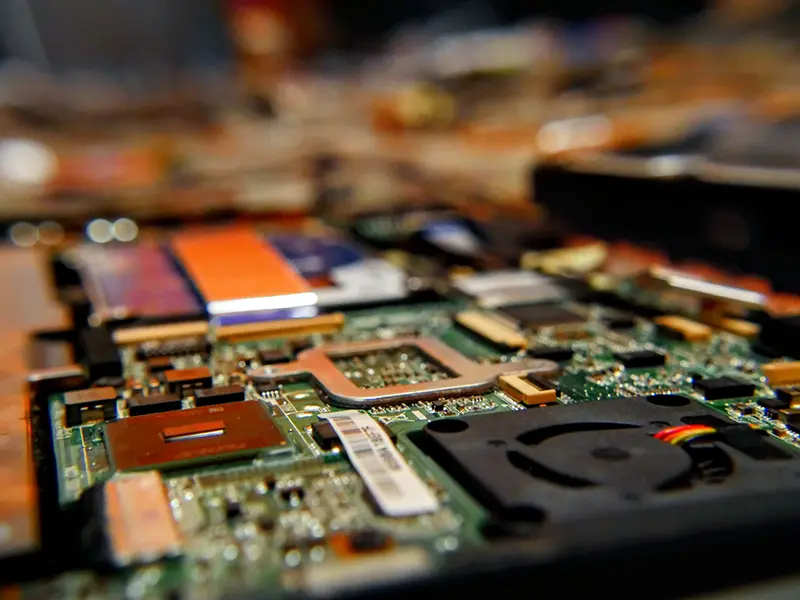 Was ist der Unterschied zwischen PCBA und PCB?